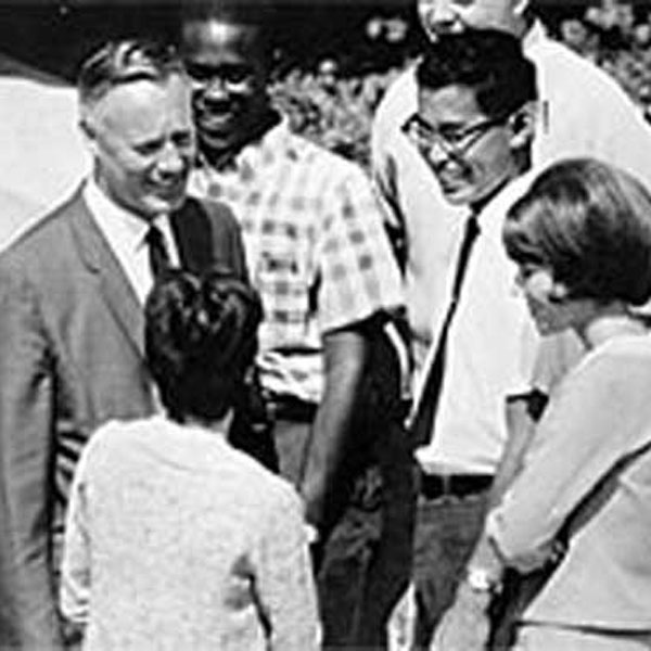 Chancellor Dan Aldrich pictured with students