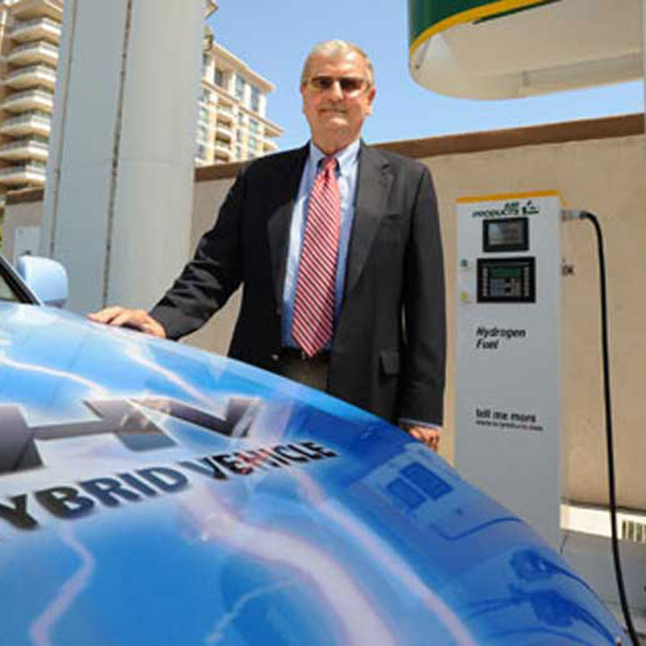 Orange County's first hydrogen fueling station opens at UC Irvine in 2007