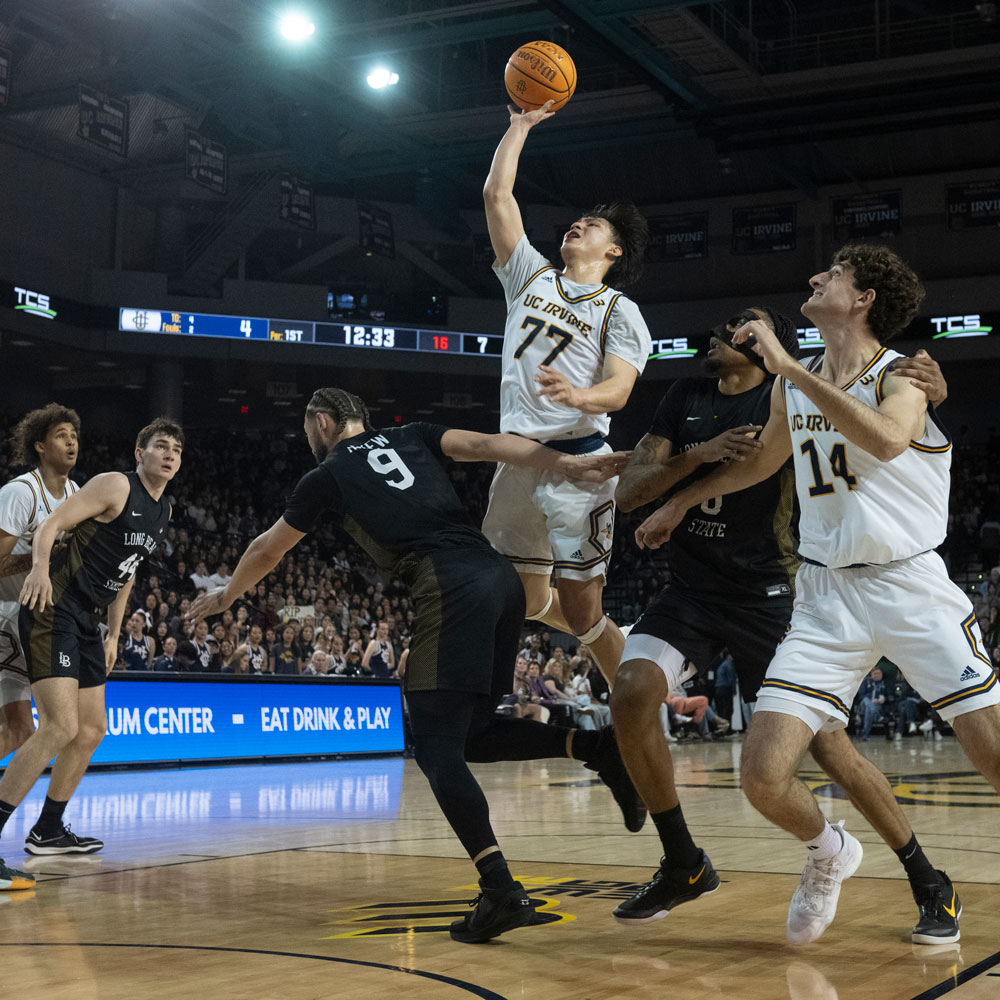 UC Irvine Athletics, basketball game at homecoming
