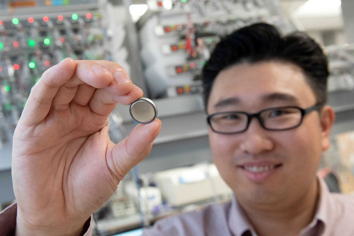 Huolin Xin, UCI professor of physics & astronomy
