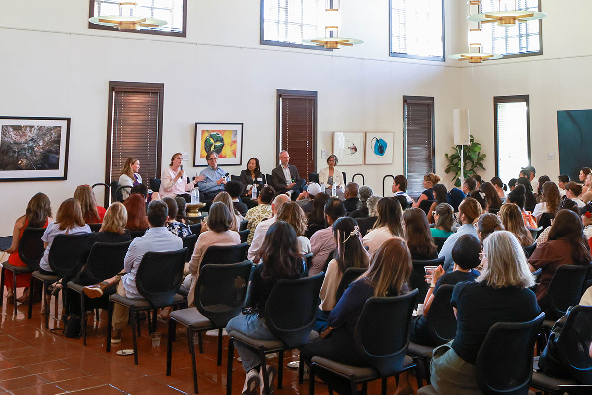 UC Irvine Social Ecology faculty assemble for panel on AI